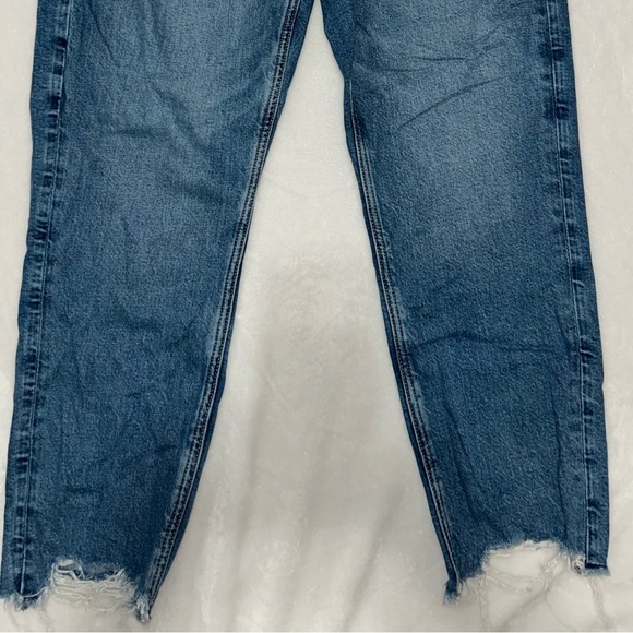 American Eagle Mom Jean - Picture 2 of 6